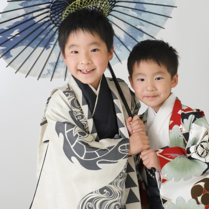 Children’s kimono 男孩或女孩和服（子ども着物）